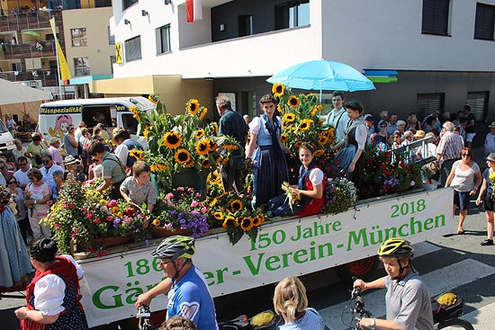 auch der Gärtner-Verein Münchenwar dabei beim Blumenkorso Ebbs 2016 (©Foto: Martin Schmitz)